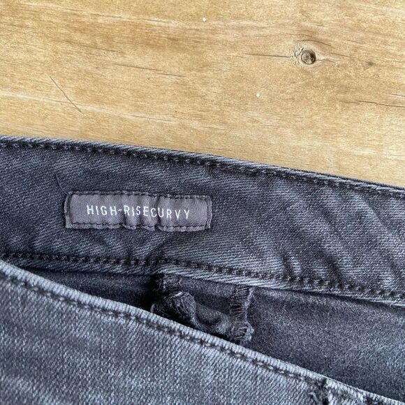 Torrid Black Denim Capri Jeans Size 26R - Picture 3 of 5